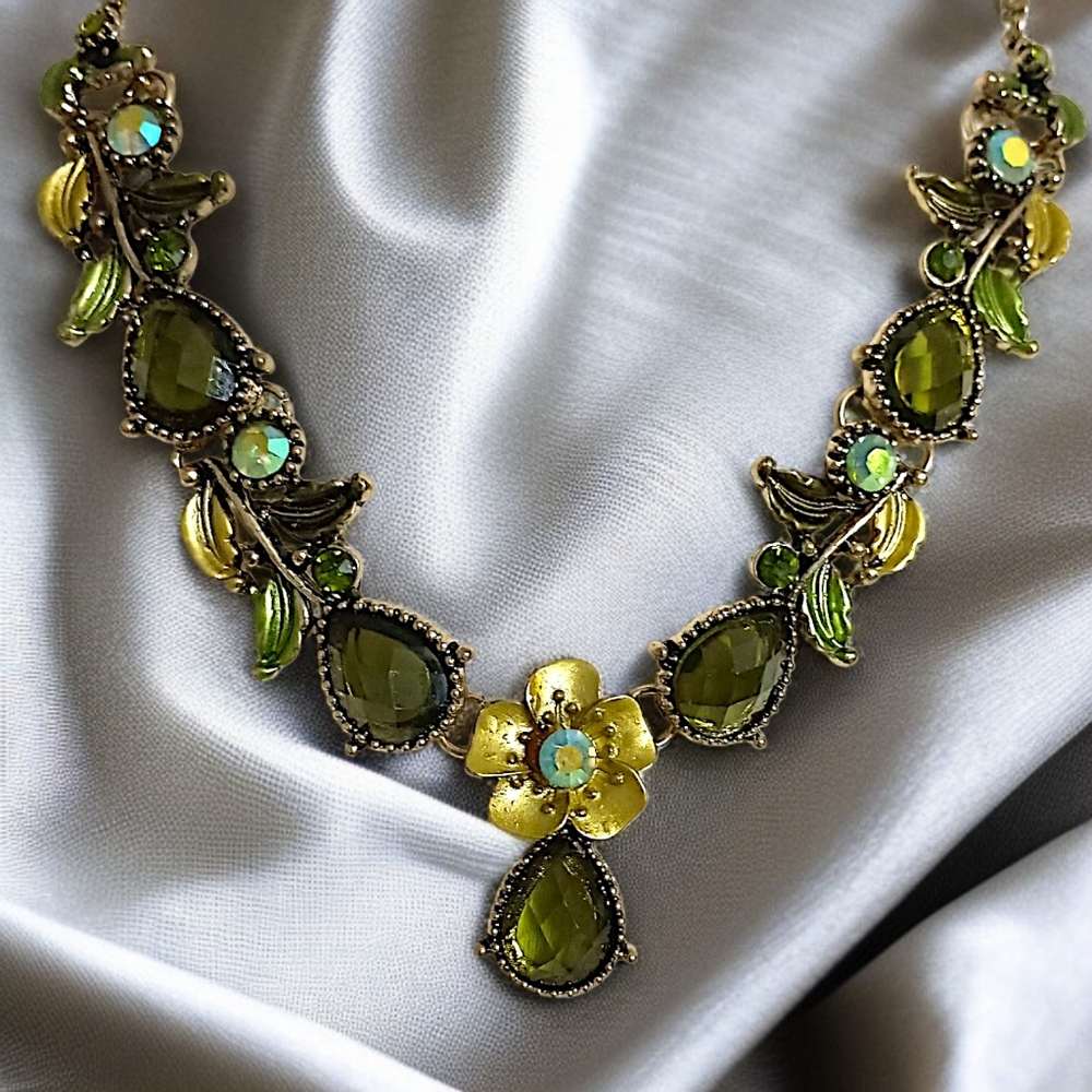 Vintage Rhinestone Floral Leaf Necklace Y Drop Green Gold MCM Fairy‎ Whimsigoth - Picture 11 of 16